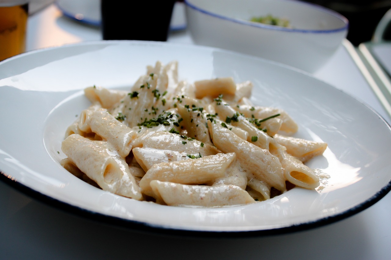 Du behöver bara 1 gräddfil och ett paket pasta: 11 bästa recepten på supersnabba luncher med god smak!